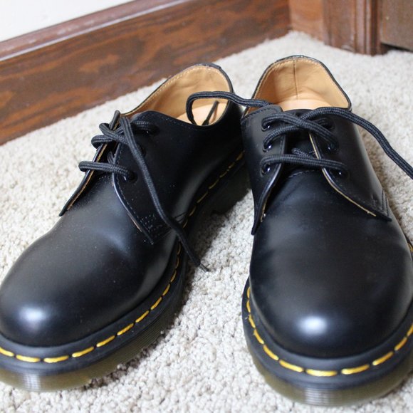 Dr. Martens Shoes - Womens Dr. Martens 1461 Casual Shoe - Black  W 6